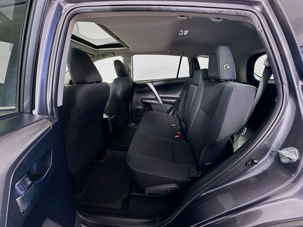 Thumbnail: 2018 Toyota RAV4 - 24