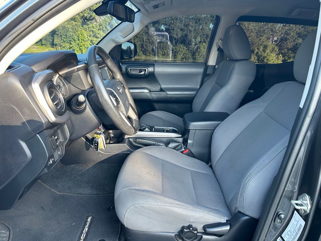 2019 Toyota Tacoma SR5 13