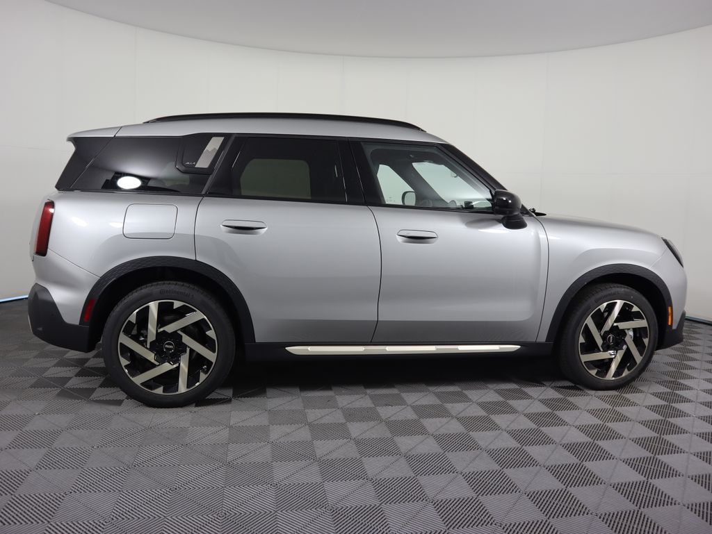 2025 MINI Cooper Countryman Iconic 5