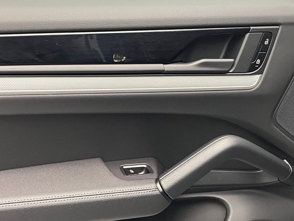 Thumbnail: 2026 Porsche Cayenne - 22