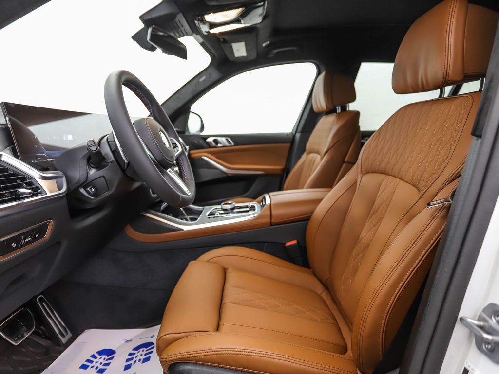 Thumbnail: 2025 BMW X7 - 11