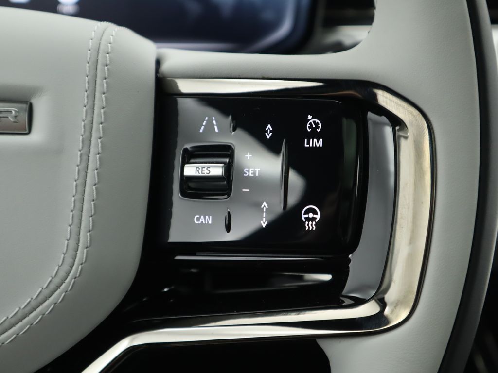 Thumbnail: 2025 Land Rover Range Rover Sport - 13