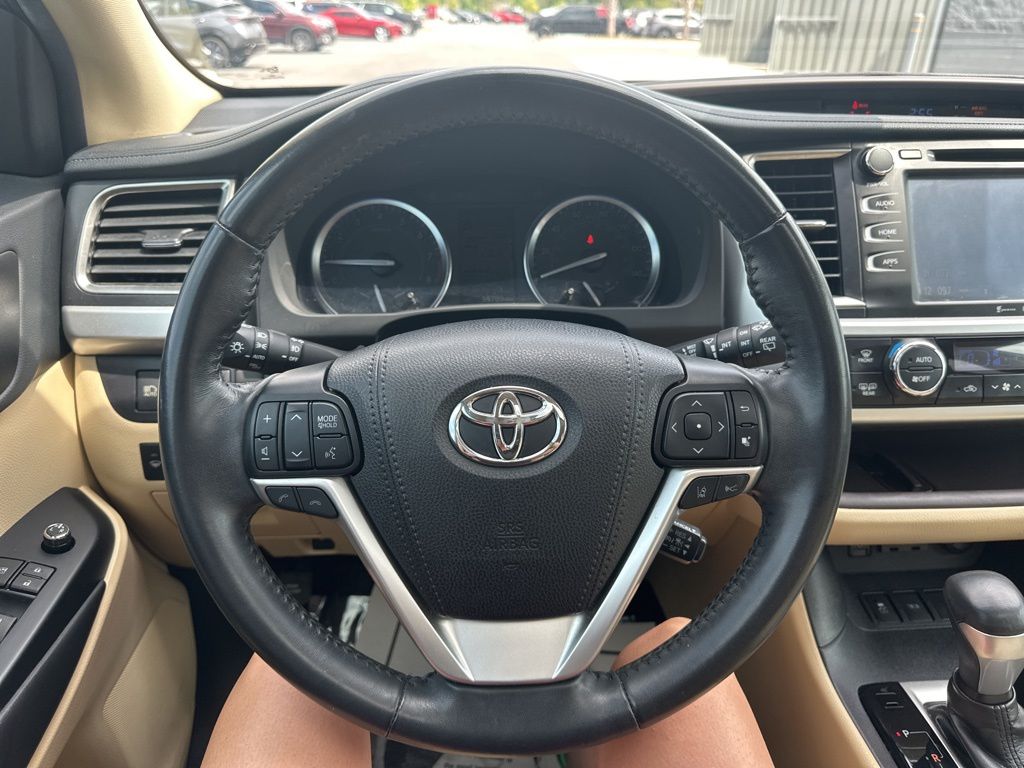2019 Predawn Gray Mica Toyota Highlander XLE FWD SUV