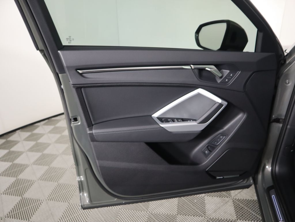 Thumbnail: 2025 Audi Q3 - 25