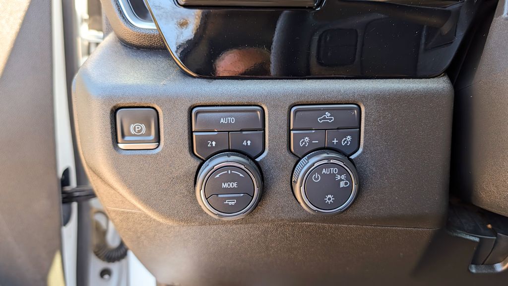 Used 2023 Chevrolet Silverado 1500 LT 4D Crew Cab