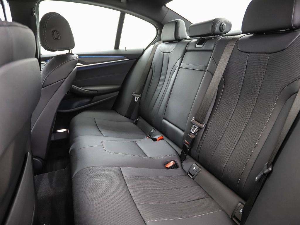 Thumbnail: 2023 BMW 5 Series - 23