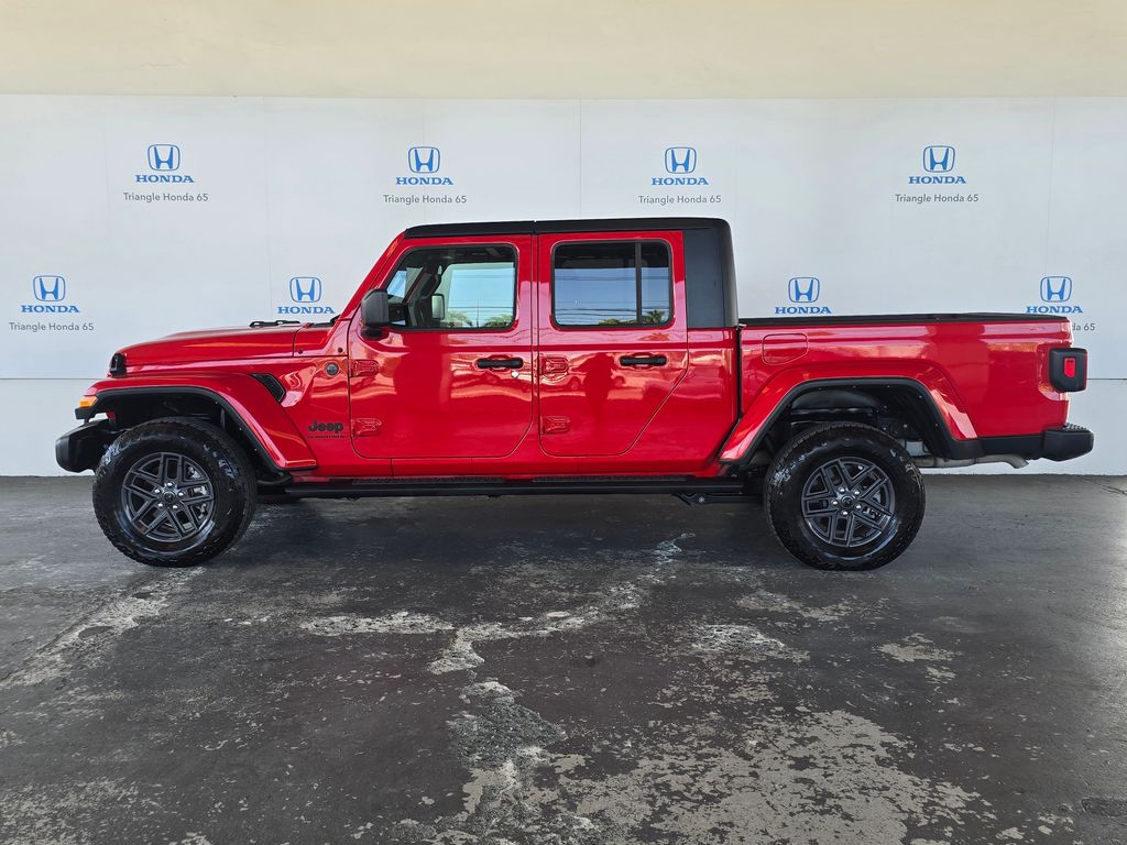 Thumbnail: 2024 Jeep Gladiator - 3