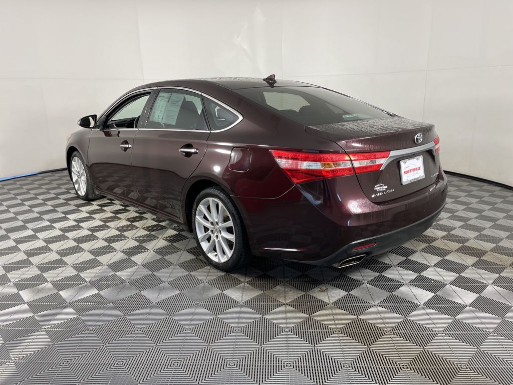 Thumbnail: 2013 Toyota Avalon - 3