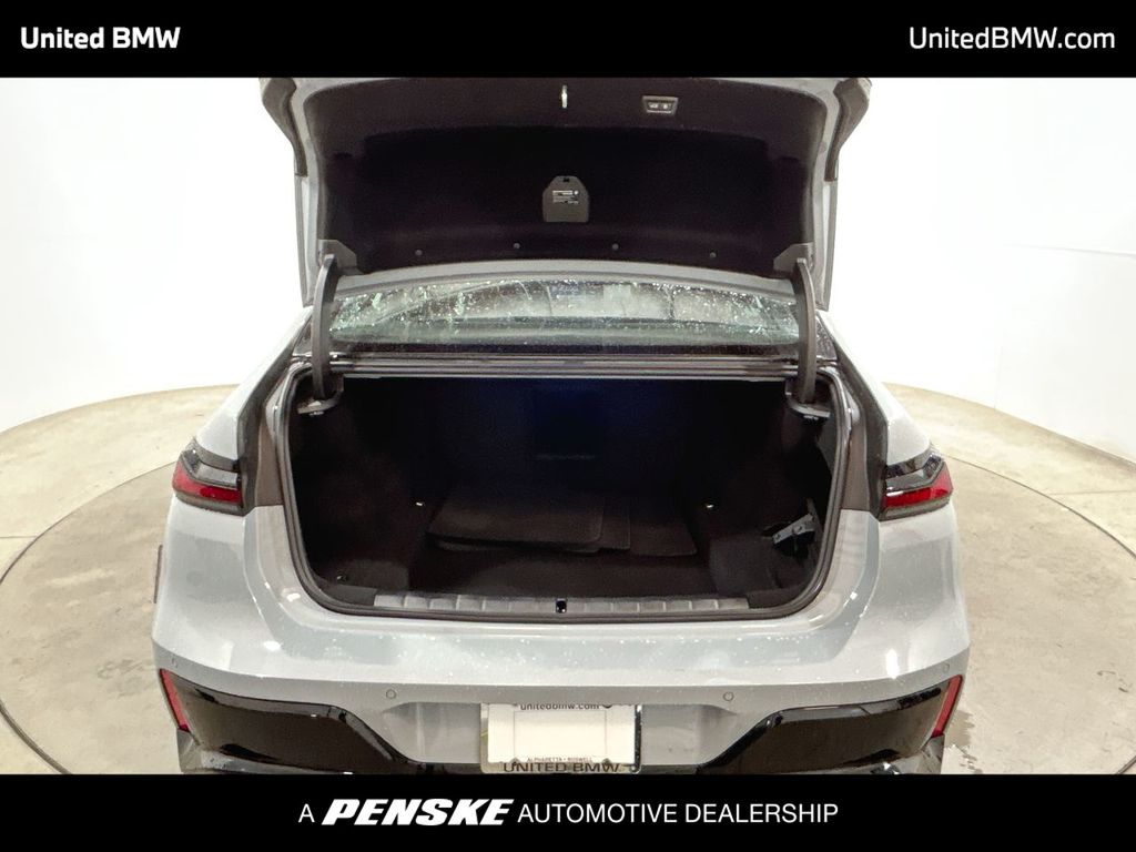 Thumbnail: 2025 BMW 7 Series - 23