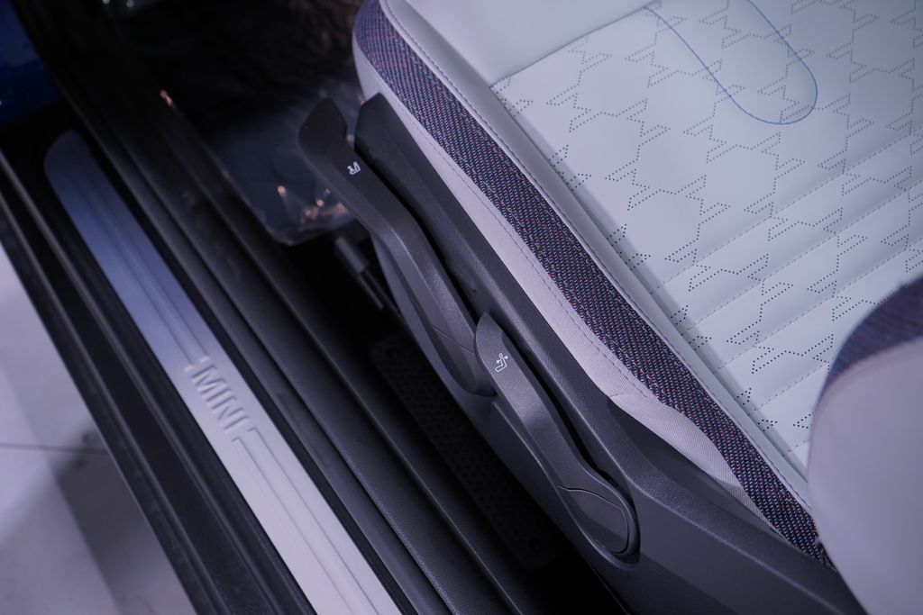 Thumbnail: 2025 MINI Cooper - 14