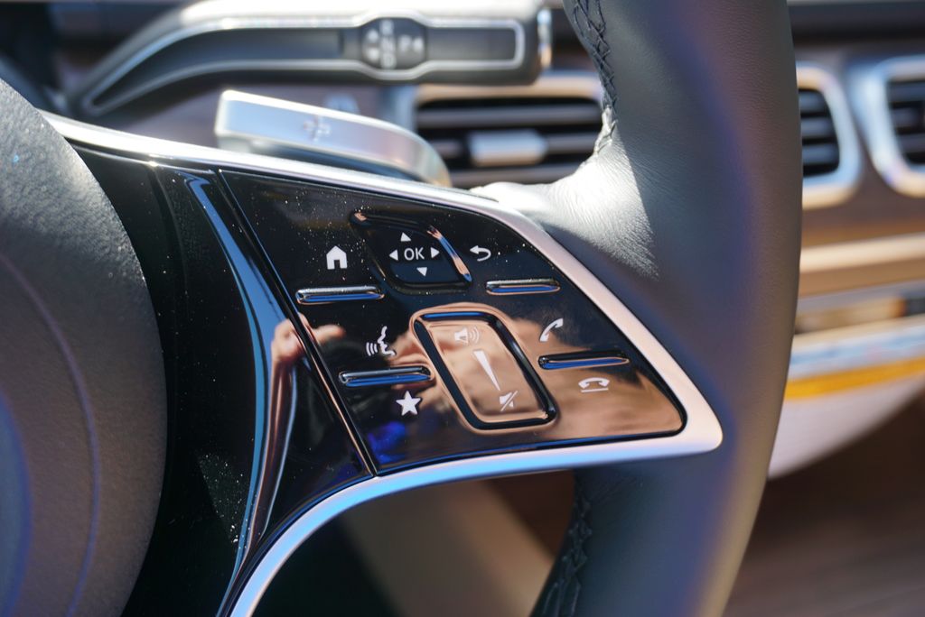 Thumbnail: 2026 Mercedes-Benz GLE - 30