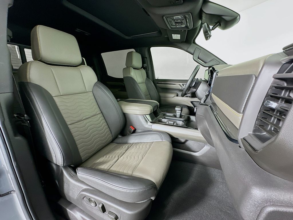 Thumbnail: 2025 Chevrolet Silverado 1500 - 29