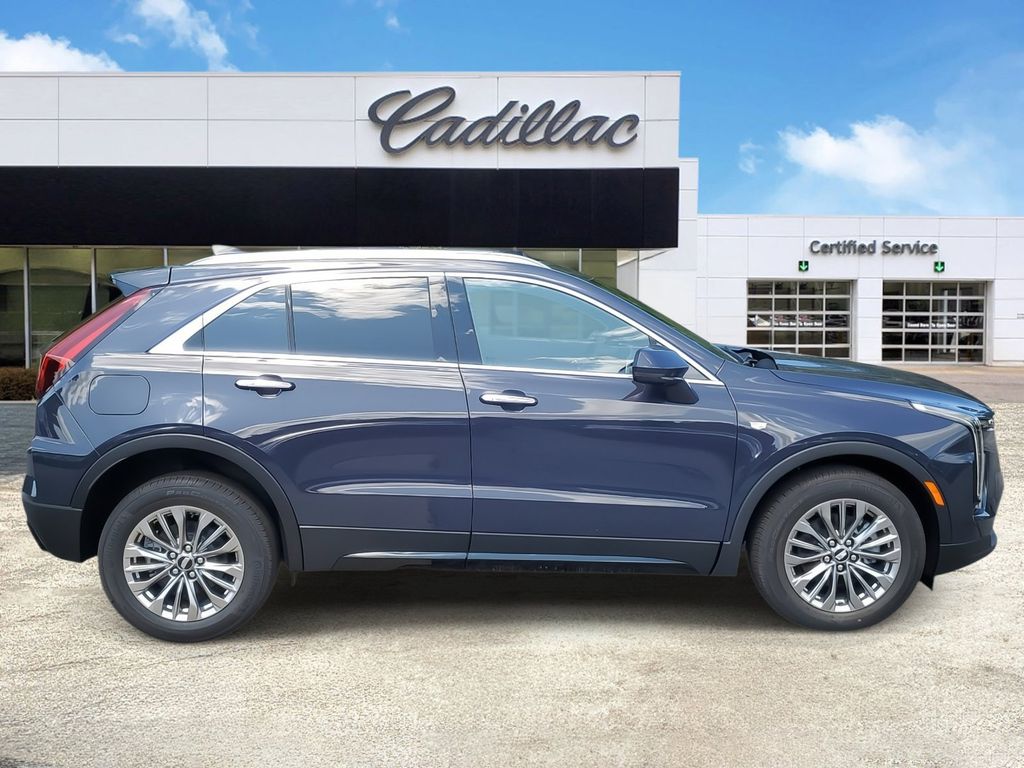 2024 Cadillac XT4 Premium Luxury 8