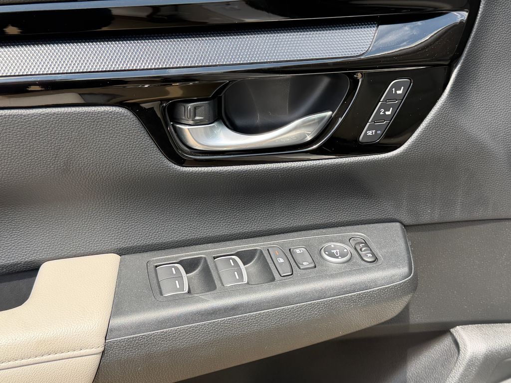 2025 Honda CR-V LX - Photo 20