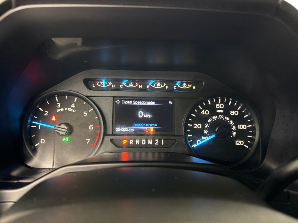 Used 2015 Silver Ford XL image 21