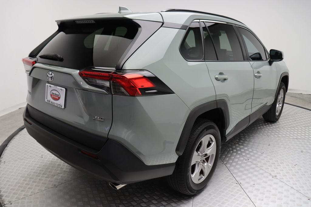 2022 Toyota RAV4 XLE 8