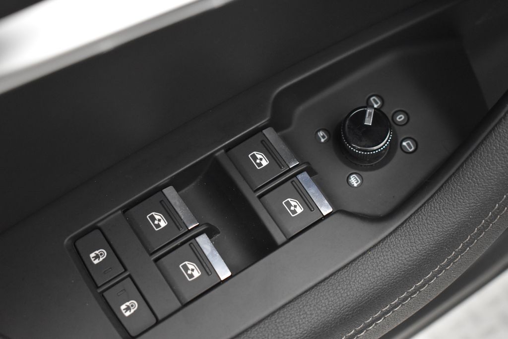 Thumbnail: 2024 Audi A6 - 12