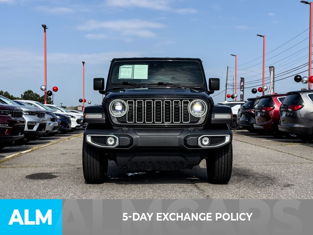 Used 2025 Black Jeep Sahara image 3