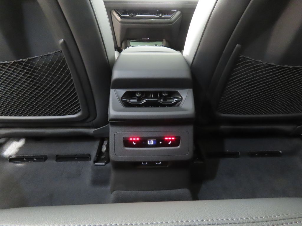 Thumbnail: 2027 Audi Q6 e-tron - 23