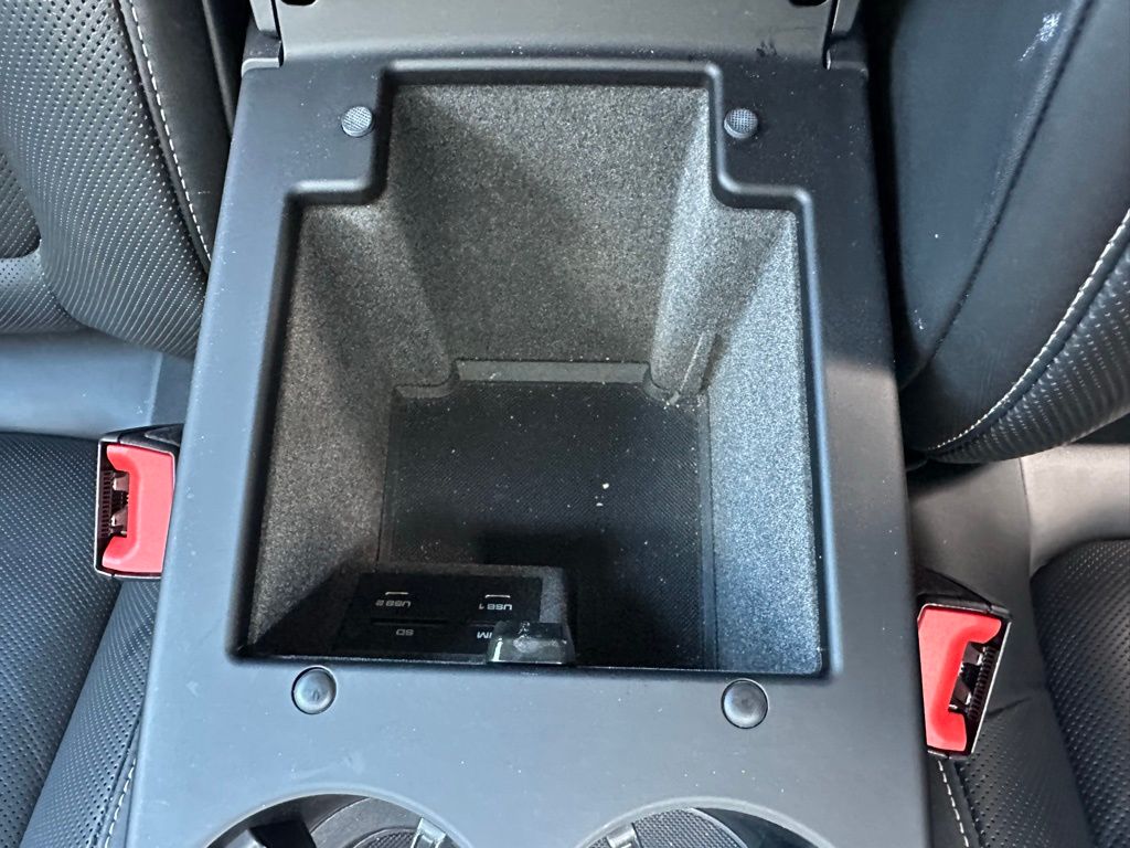 Thumbnail: 2023 Porsche Macan - 26