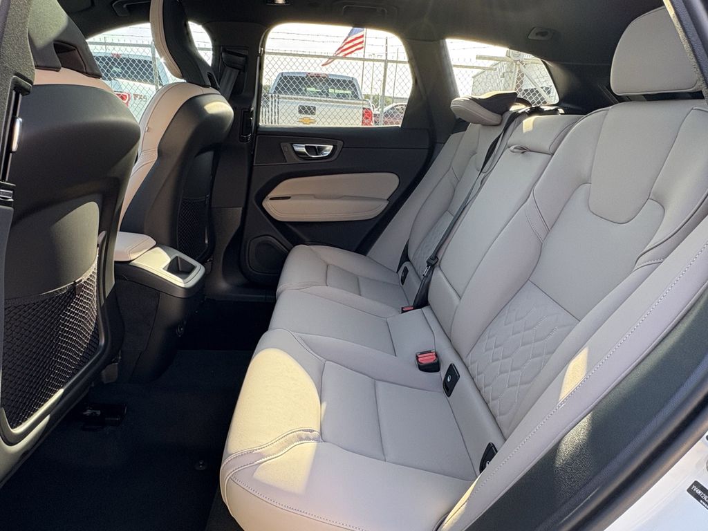 New 2026 Crystal White Volvo B5 Core image 24