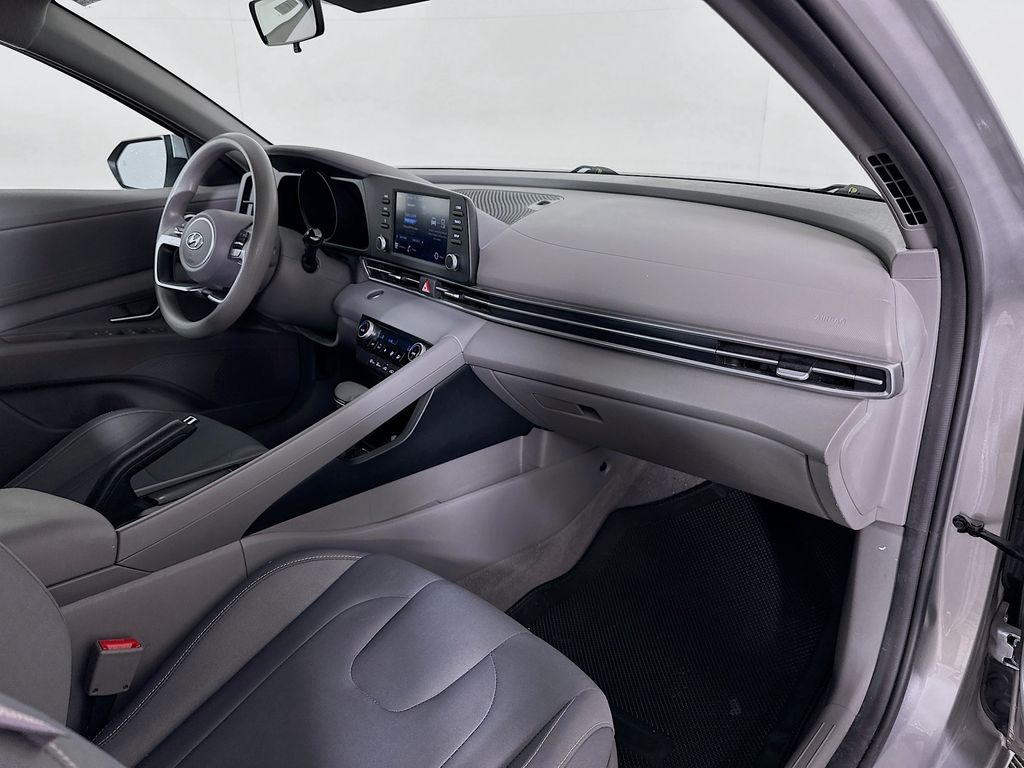 2021 Hyundai Elantra SEL 27
