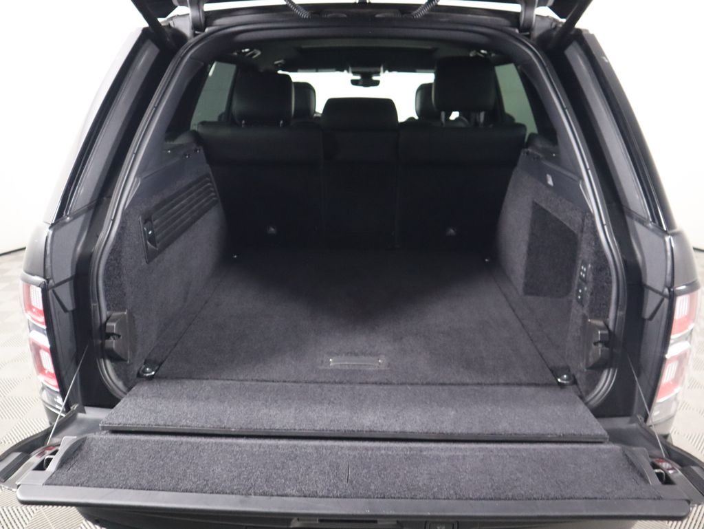 Thumbnail: 2020 Land Rover Range Rover - 28