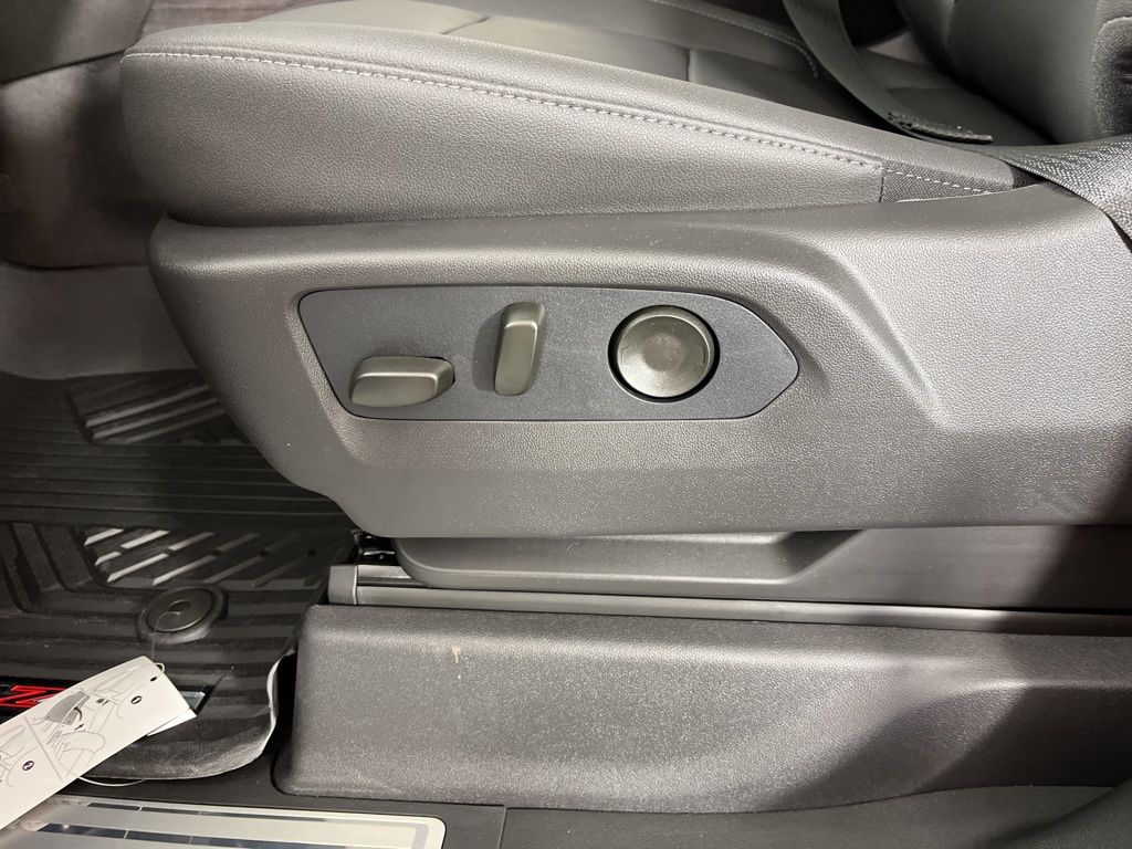 Thumbnail: 2026 Chevrolet Silverado 2500 - 29