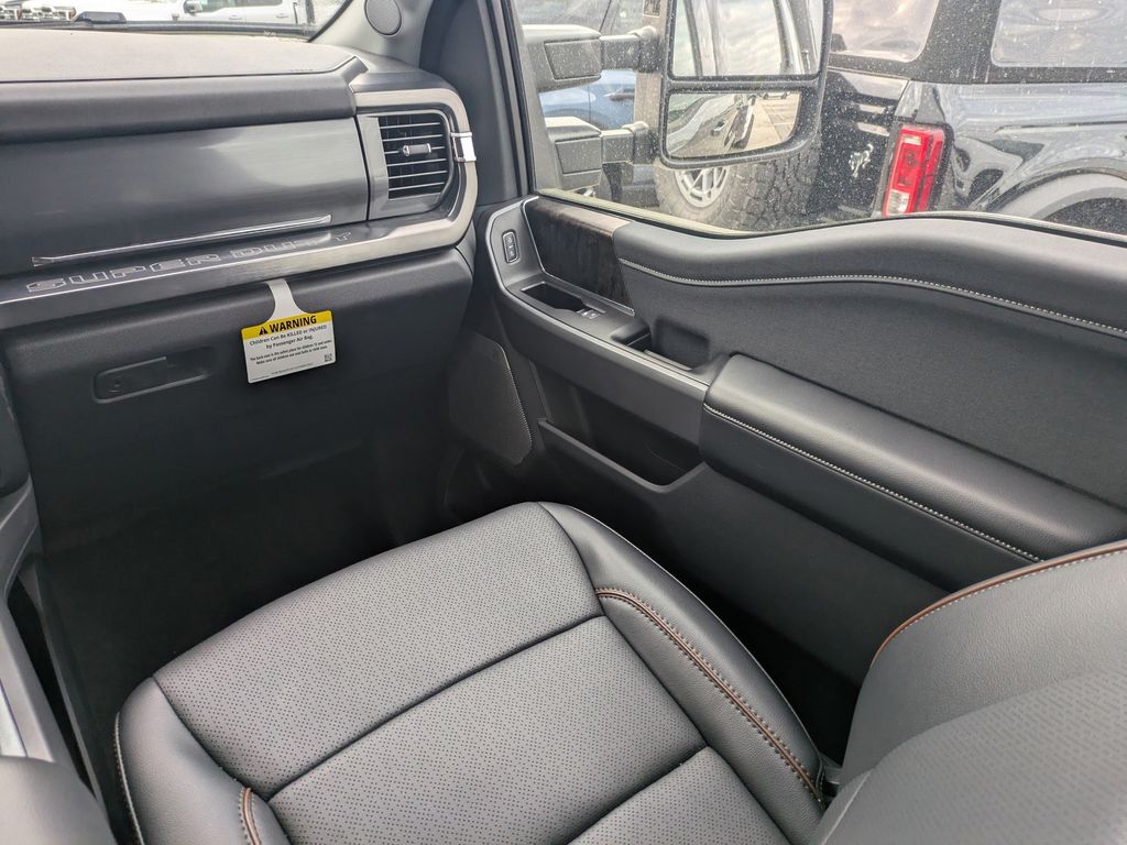 2025 Ford F-550 Chassis LARIAT