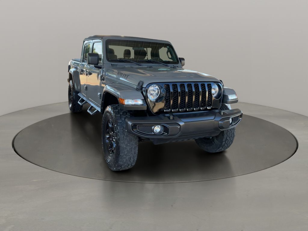 Sting-Gray Clearcoat 2021 Jeep Gladiator Pickup Truck Four-Wheel Drive 6-Speed Manual