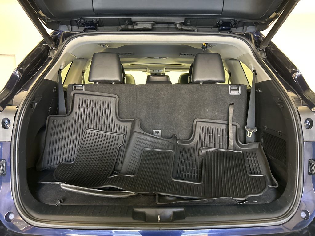 Thumbnail: 2021 Toyota Highlander - 28