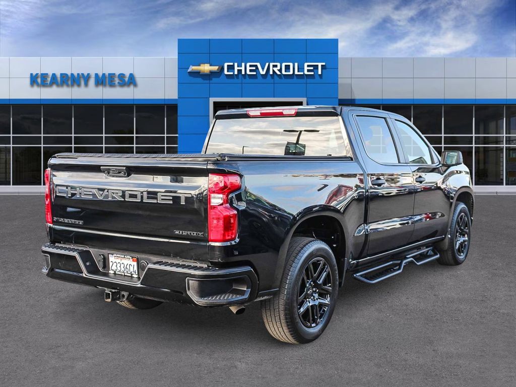 View vehicle photo 6