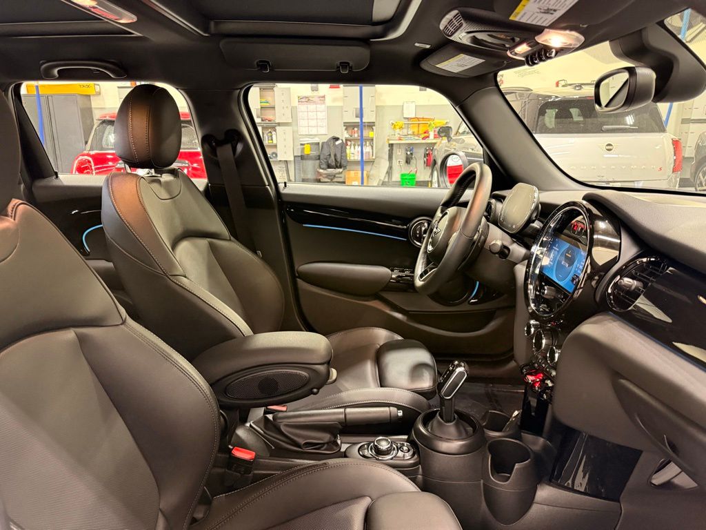 Thumbnail: 2023 MINI Cooper - 29