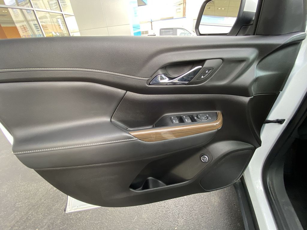 2023 GMC Acadia SLE - Photo 17