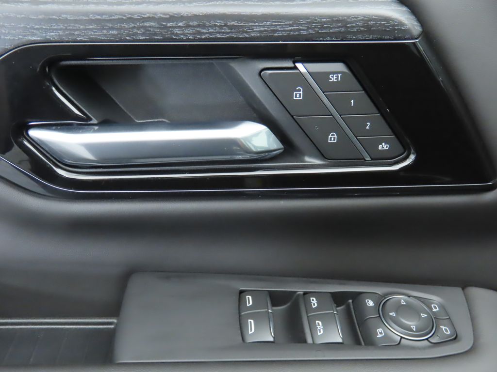 Thumbnail: 2025 GMC Yukon - 24