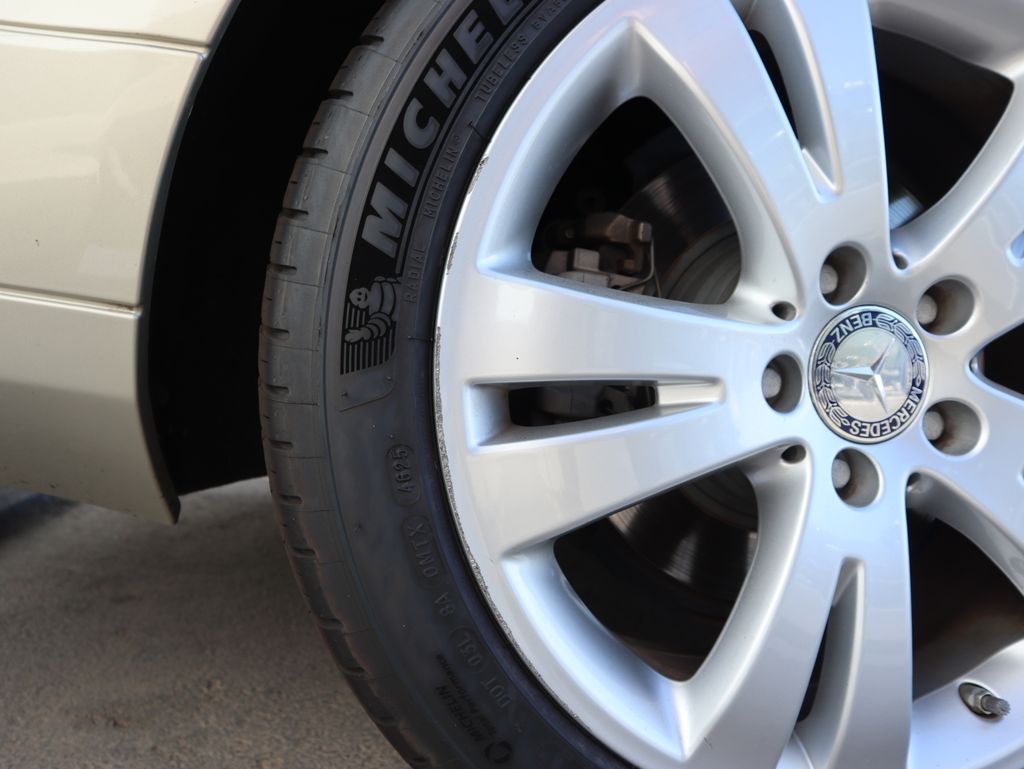 Thumbnail: 2011 Mercedes-Benz C-Class - 21