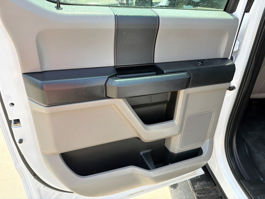 Used 2017 White Ford XL image 21
