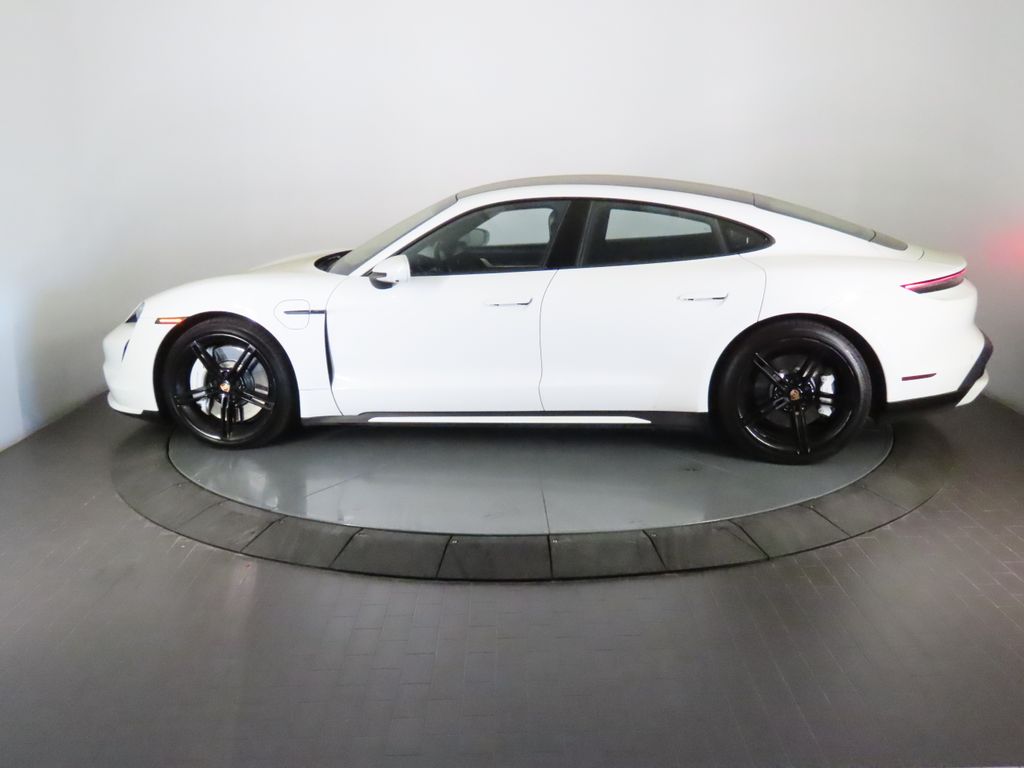 Thumbnail: 2021 Porsche Taycan - 2