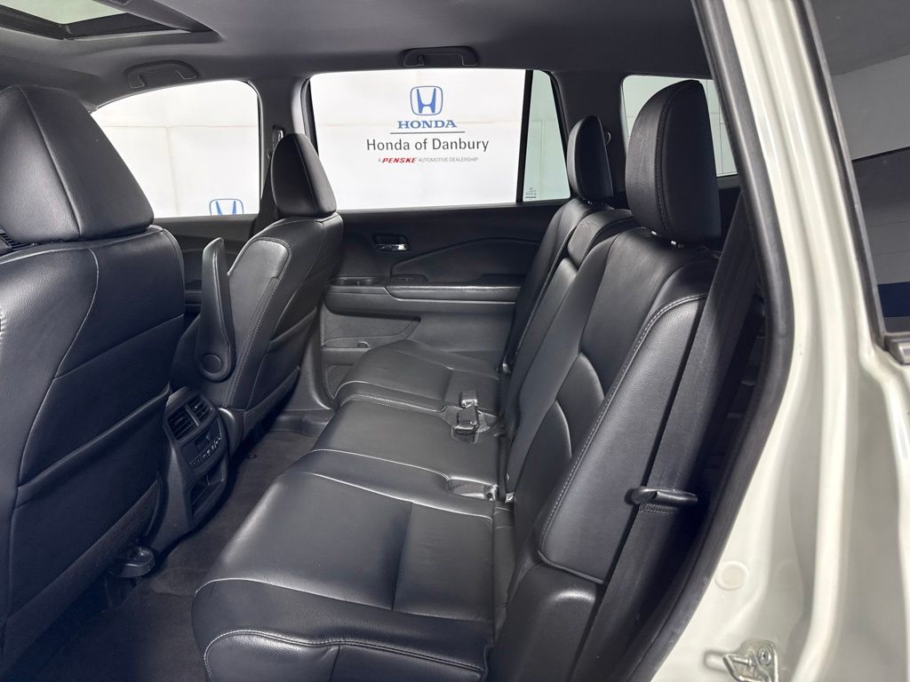Thumbnail: 2018 Honda Pilot - 13