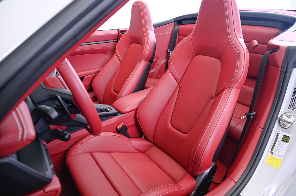 Thumbnail: 2026 Porsche 911 - 5