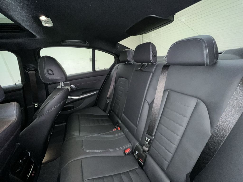 2023 Bmw 330i photo 22
