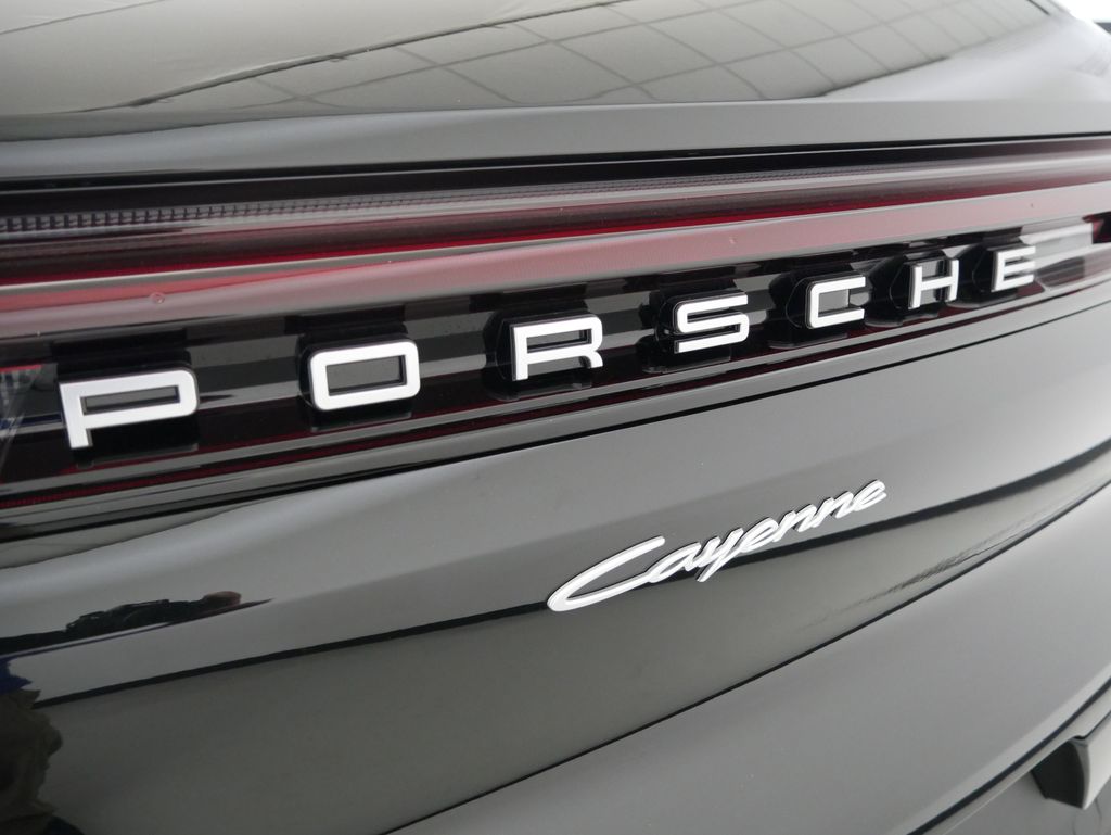 Thumbnail: 2026 Porsche Cayenne - 11