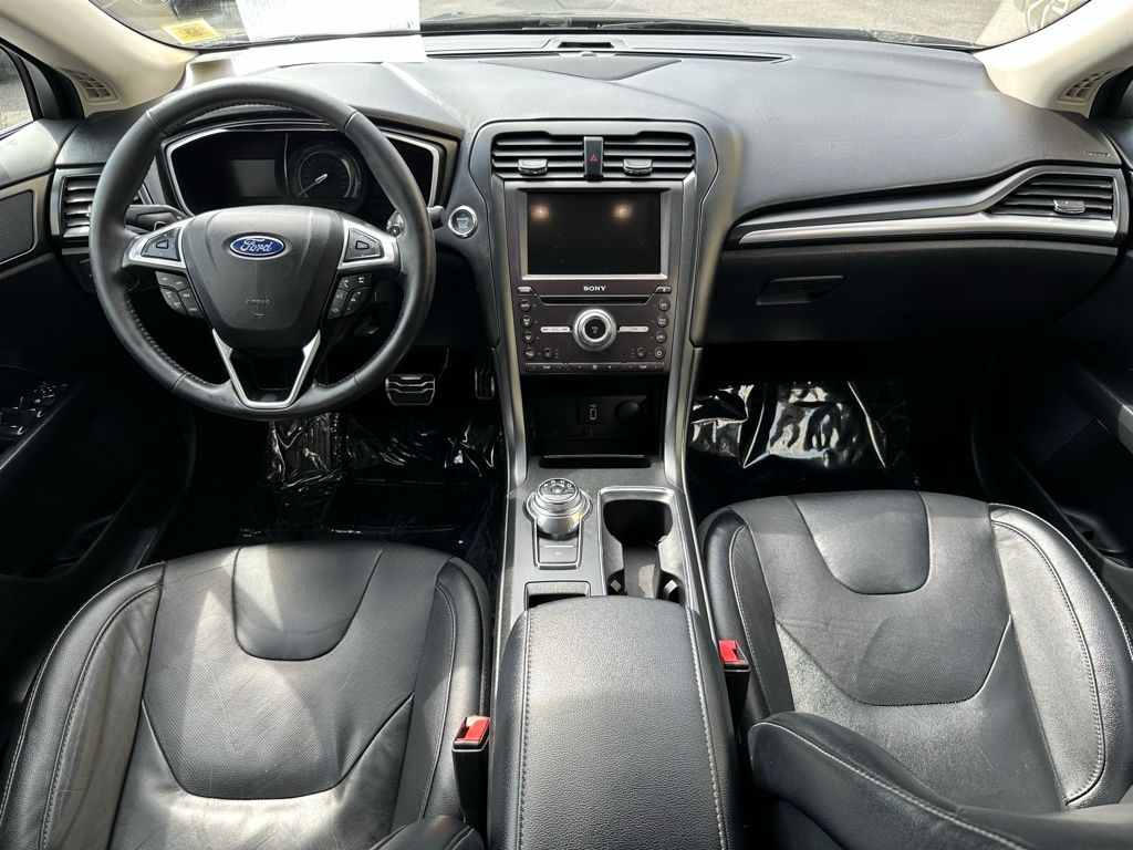 View vehicle photo 5