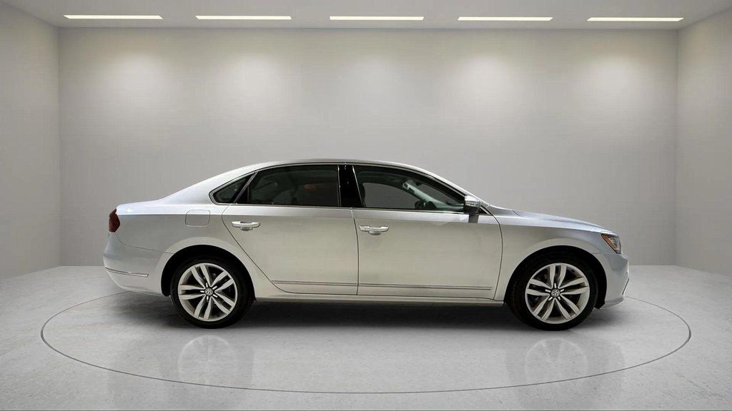 Used 2017 Reflex Silver Metallic Volkswagen 1.8T SE image 2