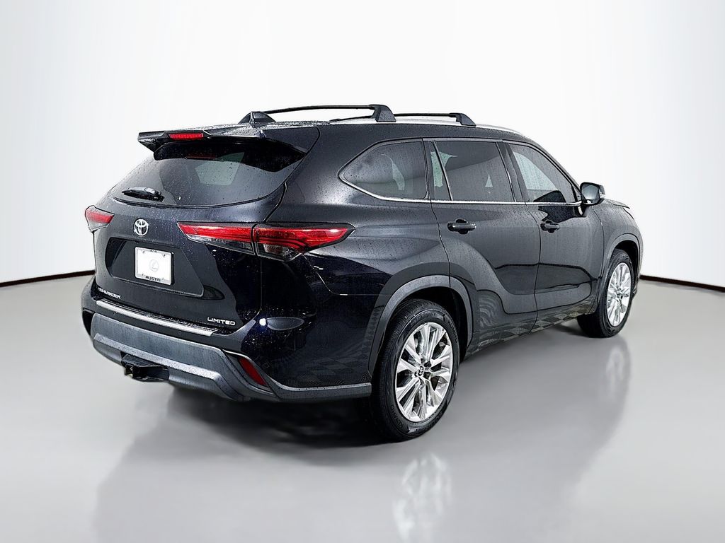 Thumbnail: 2020 Toyota Highlander - 5