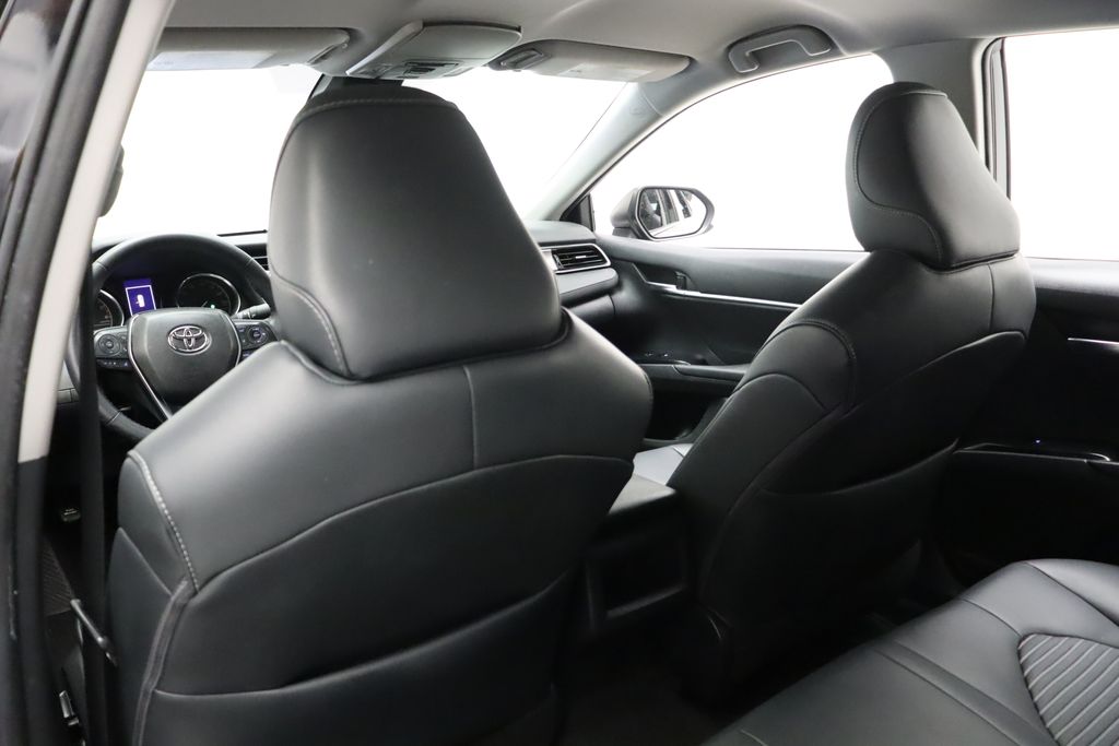 2019 Toyota Camry SE 20