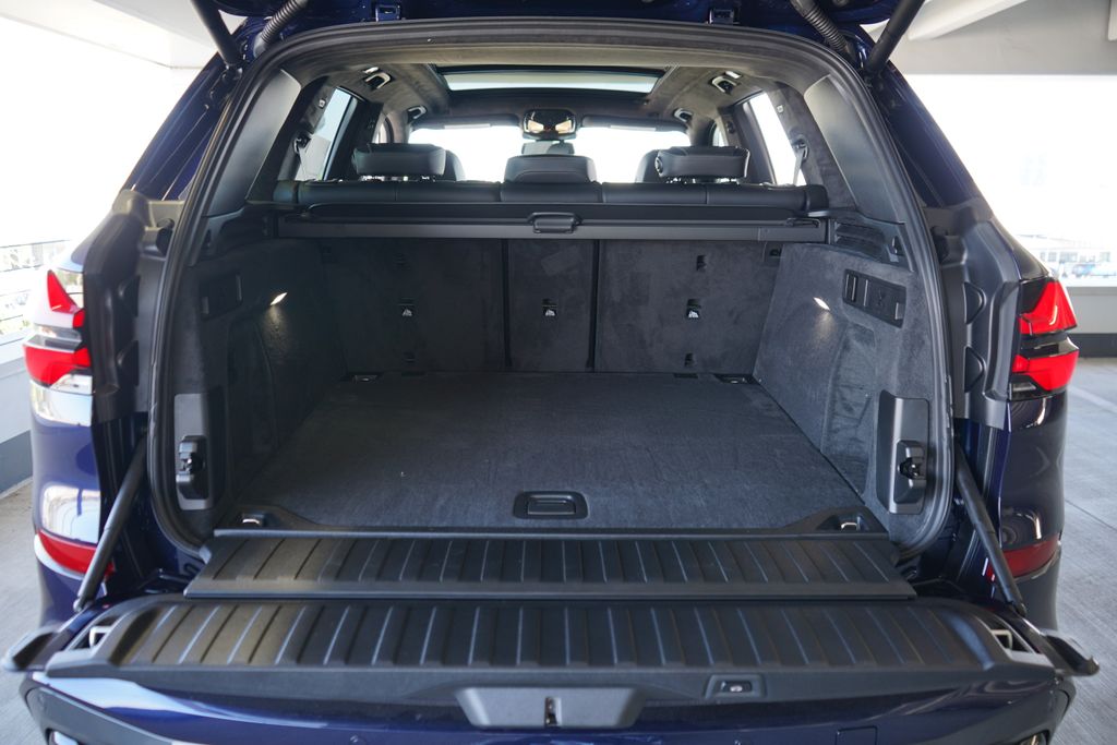 Thumbnail: 2026 BMW X5 - 21