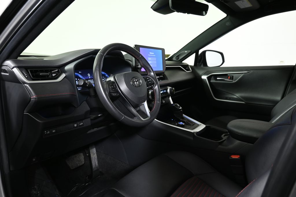 Thumbnail: 2023 Toyota RAV4 - 16