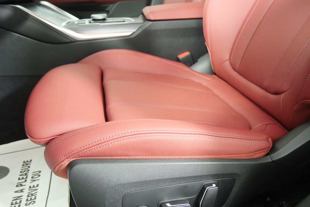 Thumbnail: 2026 BMW i4 - 10