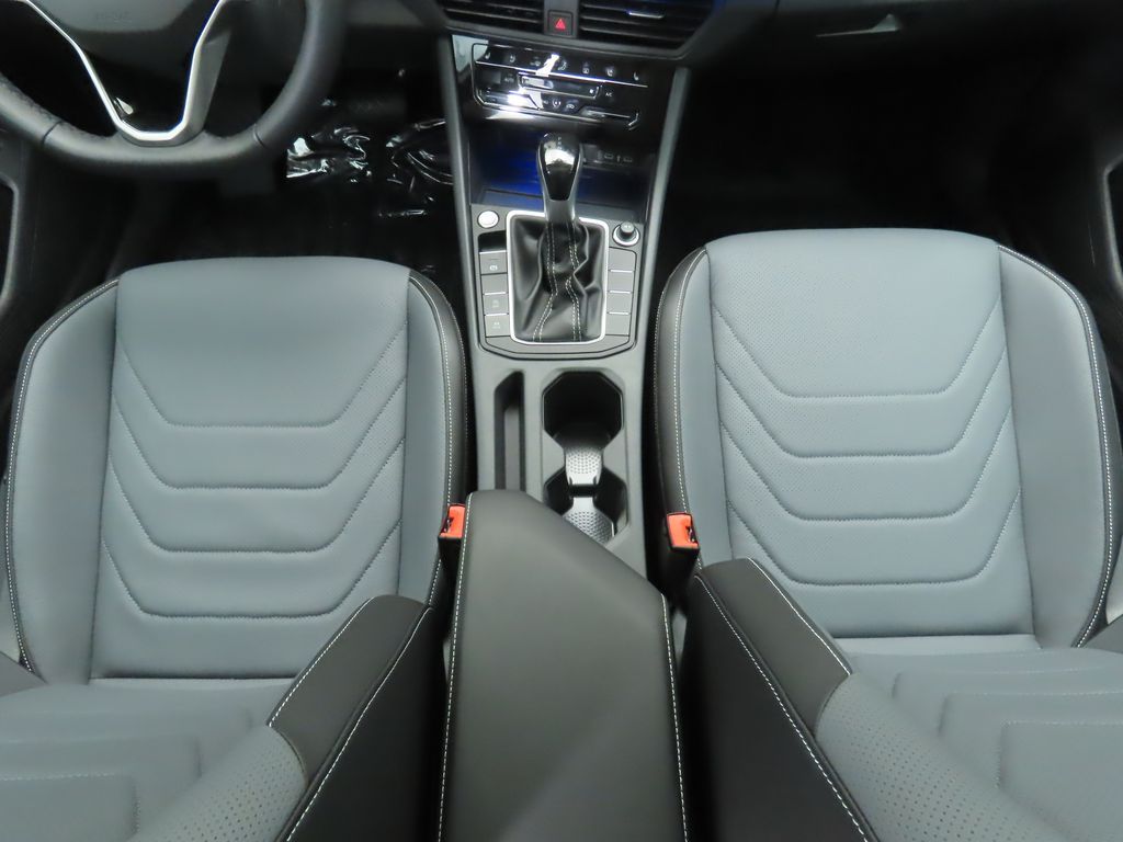 Thumbnail: 2025 Volkswagen Jetta - 16